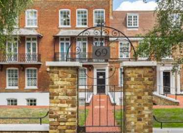 Boston Manor Road, Brentford TW8