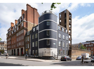 Rosebery Ave, London EC1R