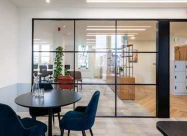 Piccadilly, London W1J